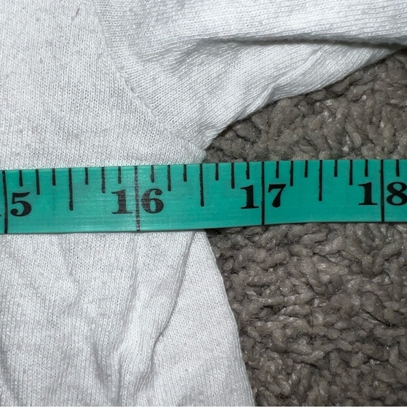 Chris Brown 2018 Heartbreak On A Full Moon Tour White S/S Shirt Size Medium - Picture 3 of 4